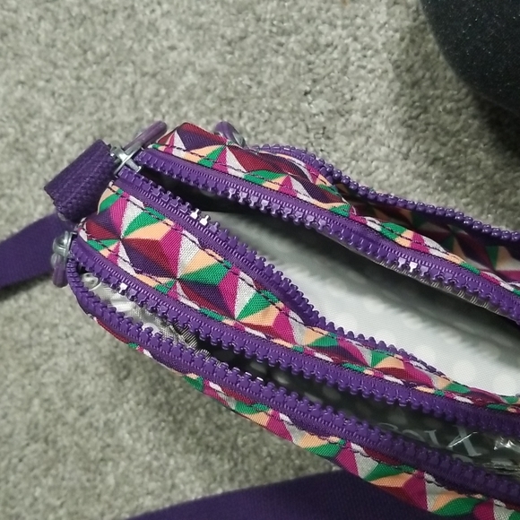 Super Cute Kipling Crossbody In Retired Kaleidoscope Triangle Pattern - Picture 12 of 12